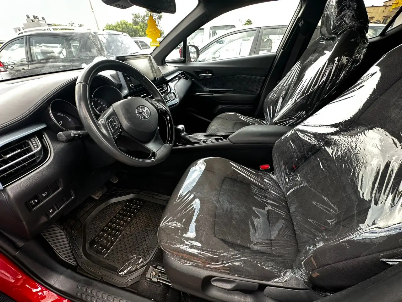 Vue alternative 6 - Toyota CHR Hybride 