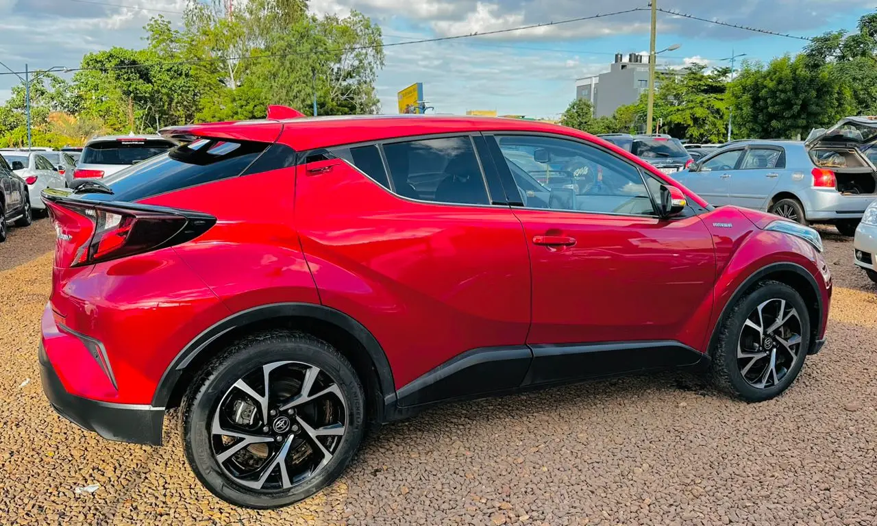 Vue alternative 9 - Toyota CHR Hybride 