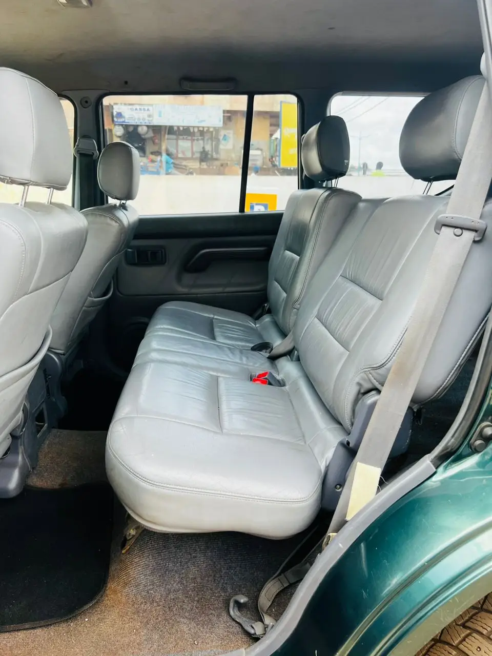 Vue alternative 4 - TOYOTA LAN CRUISER