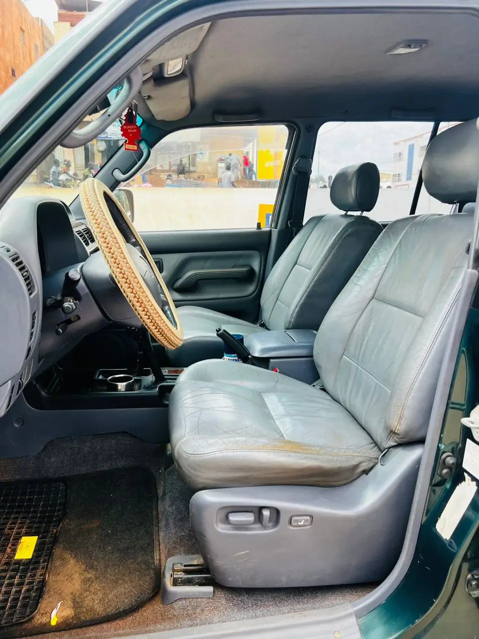 Vue alternative 6 - TOYOTA LAN CRUISER