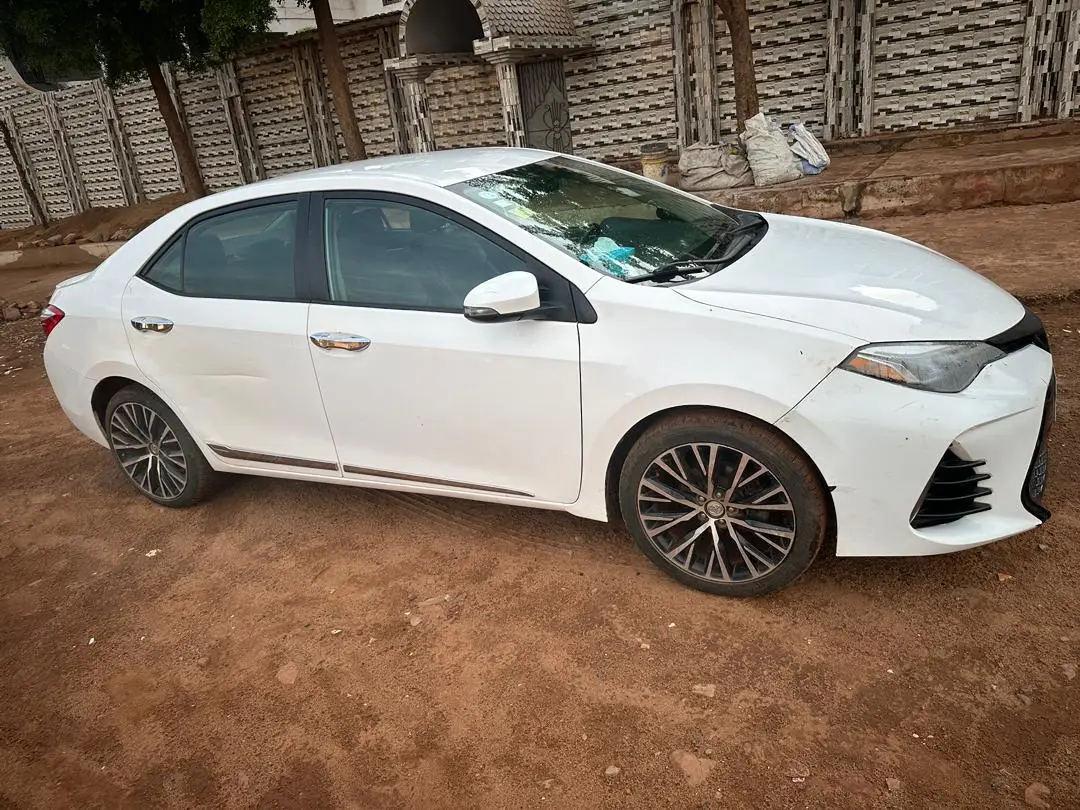 Vue alternative 4 - TOYOTA COROLA