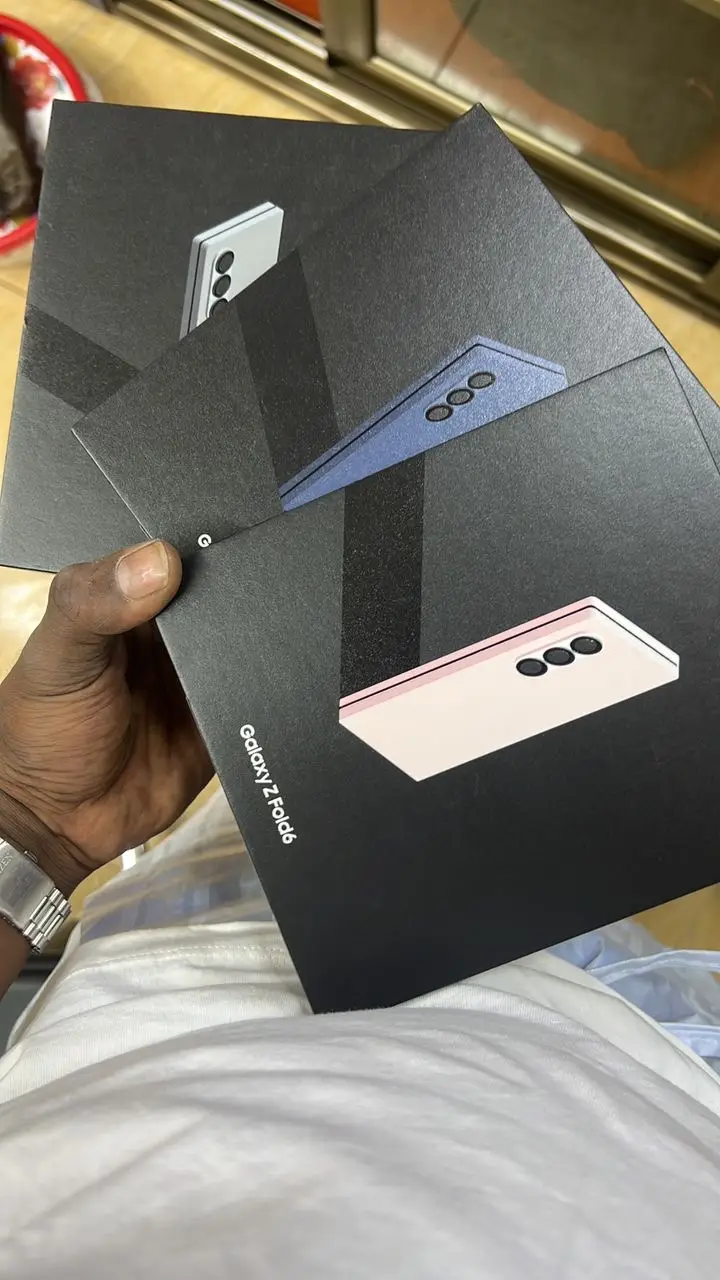 Vue alternative 3 -  Med Apple Store le paradis des produits iPhone Samsung tablette Watch   