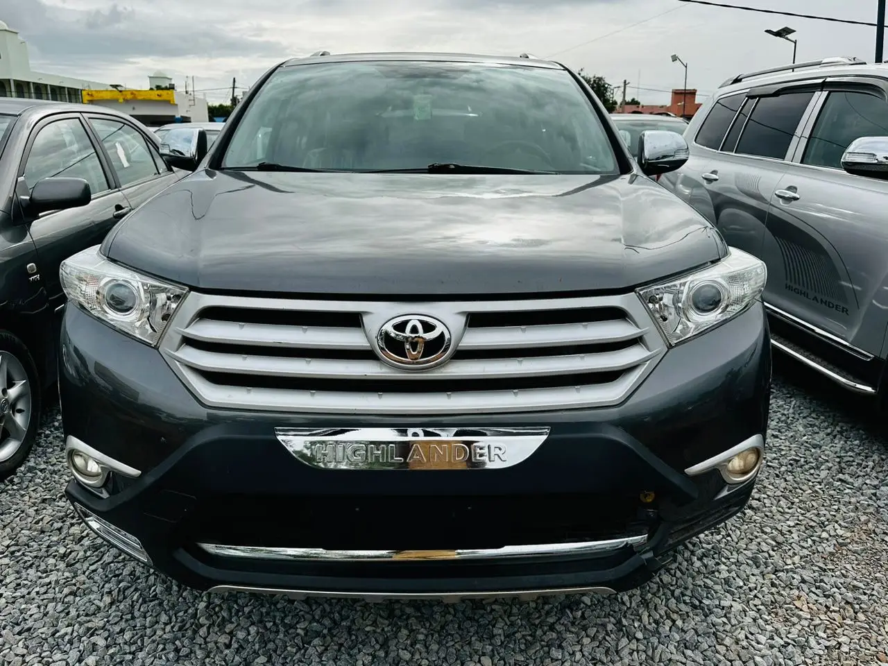 Vue alternative 1 - Toyota Higlander 2012