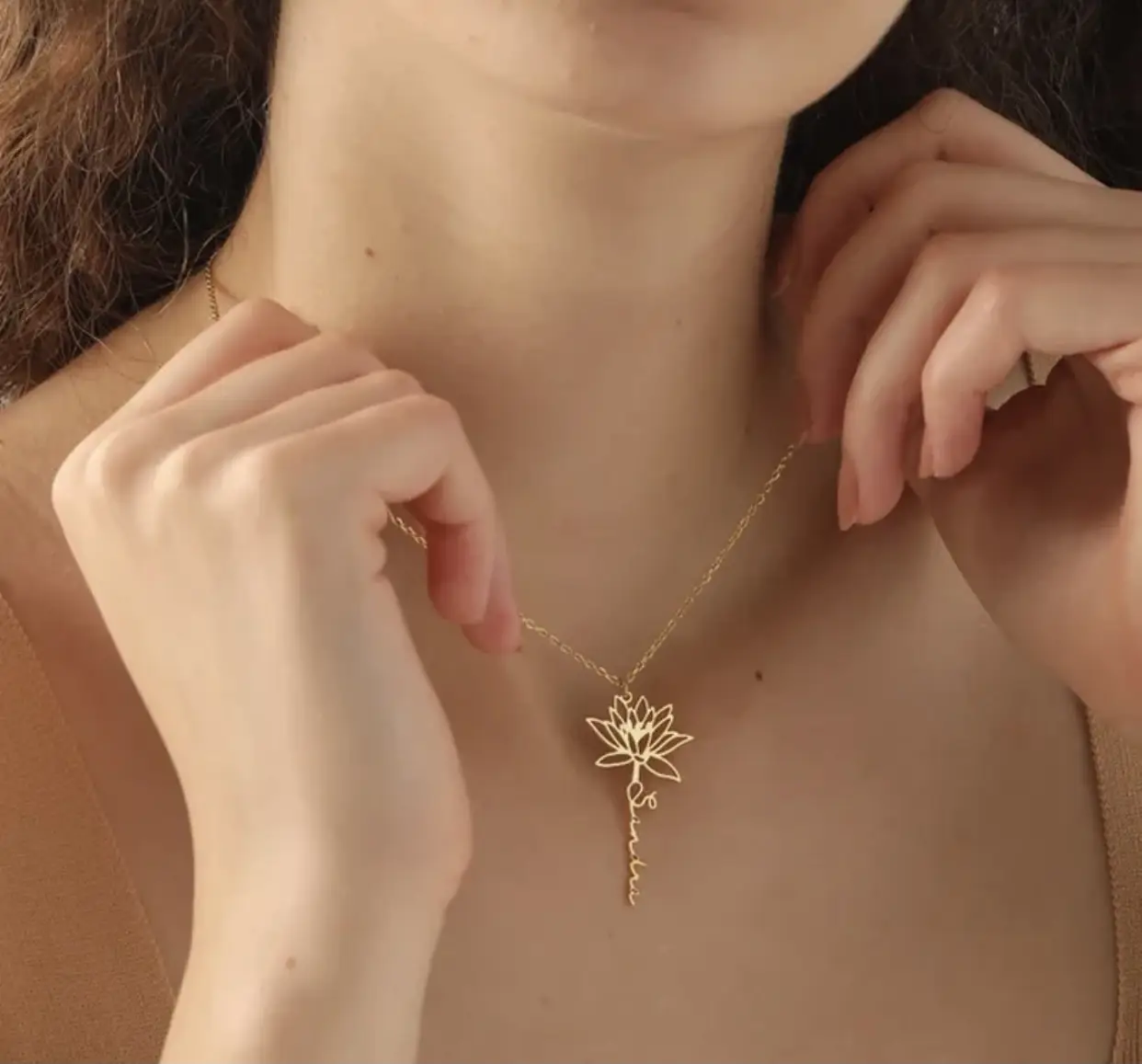 Vue alternative 2 - Collier personnalisé fleuris 