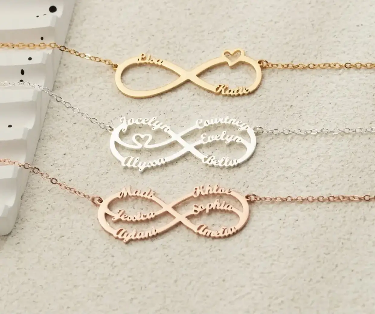 Vue alternative 2 - Collier personnalisé avec plusieurs noms 