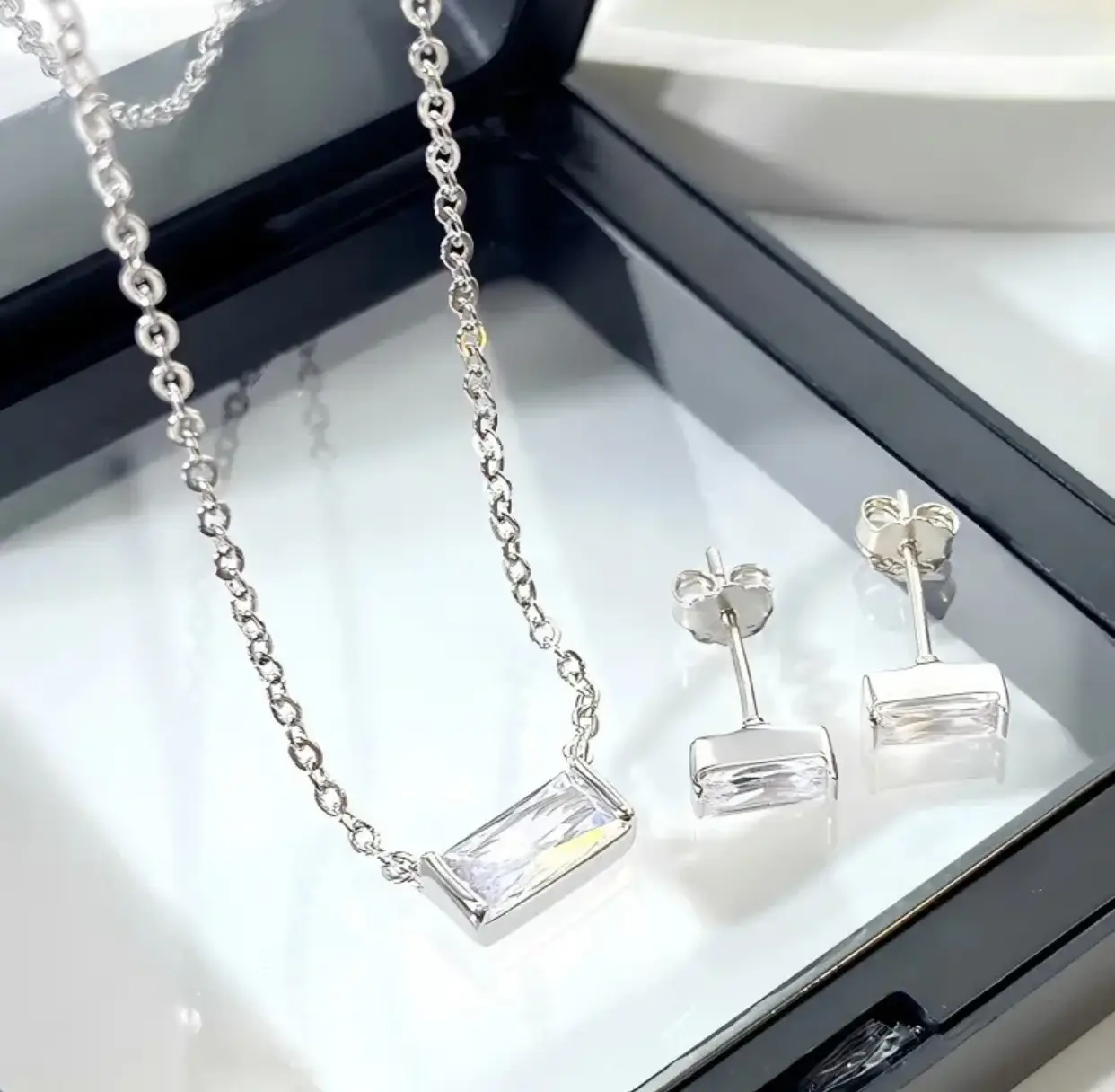 Vue alternative 4 - Ensemble collier en argent 