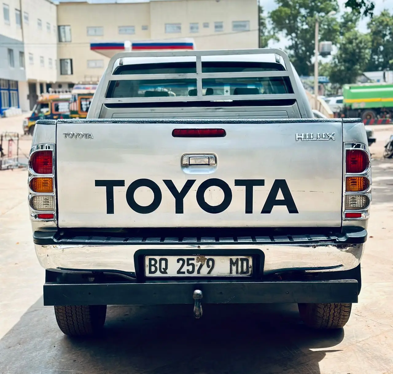 Vue alternative 3 - TOYOTA HILUX 