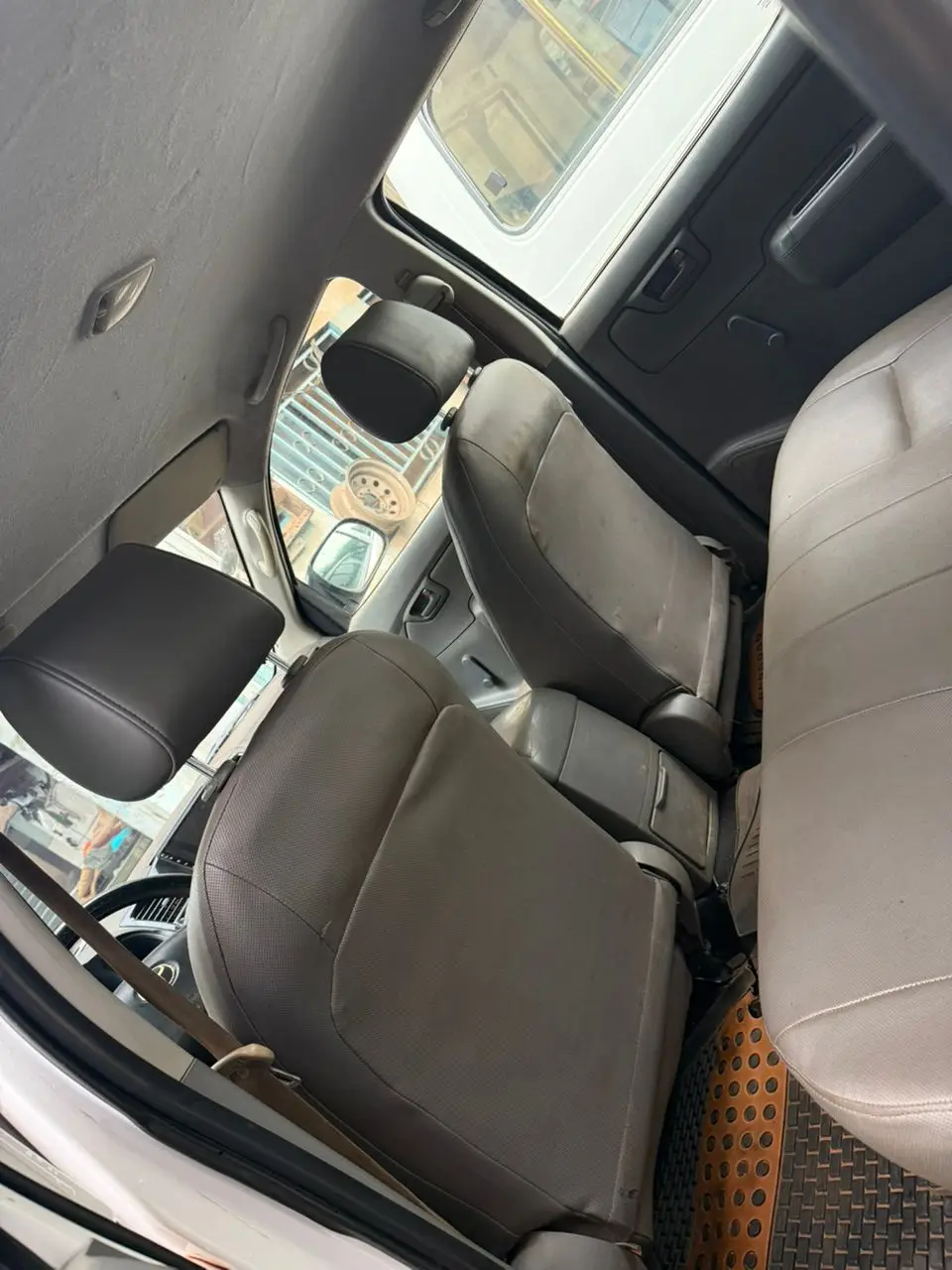 Vue alternative 1 - TOYOTA HIACE