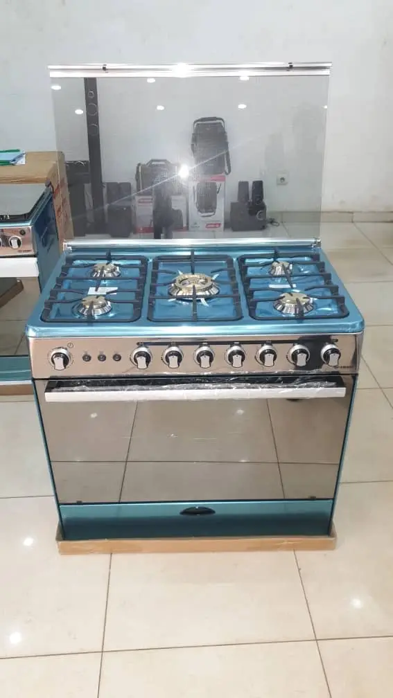 Vue alternative 2 - Cuisinière 5 feux 