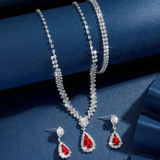 Vue alternative 3 - Ensemble collier  aux boucles d’oreilles