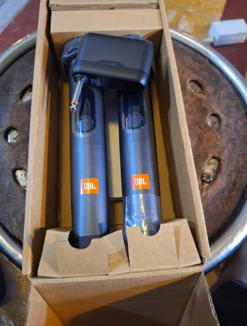 Vue alternative 6 - Micro Original Marque JBL Qualité sonnore Impécable