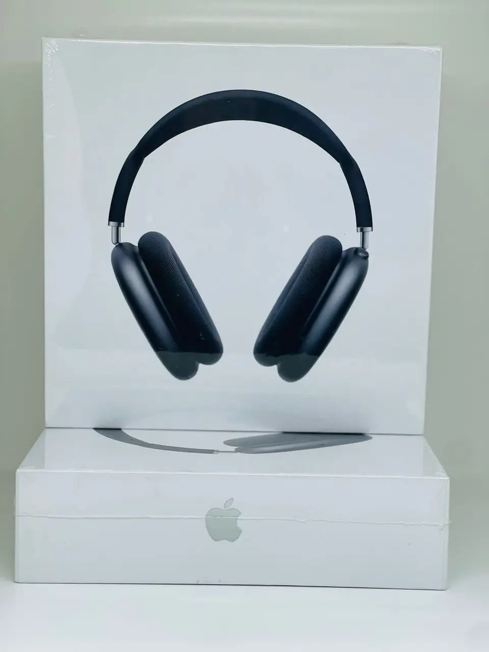 Vue alternative 1 - AirPod Pro max