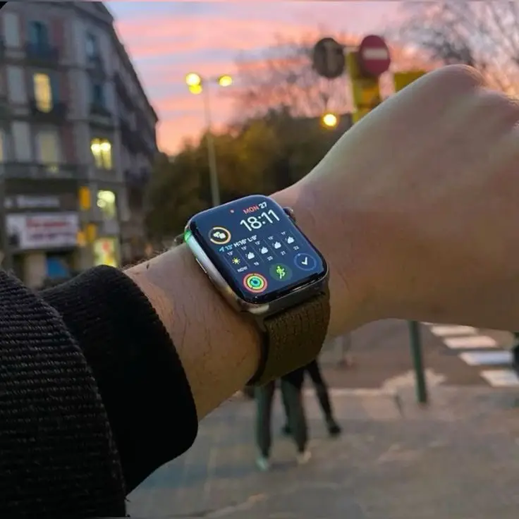 Vue alternative 1 - Apple Watch avec puce 