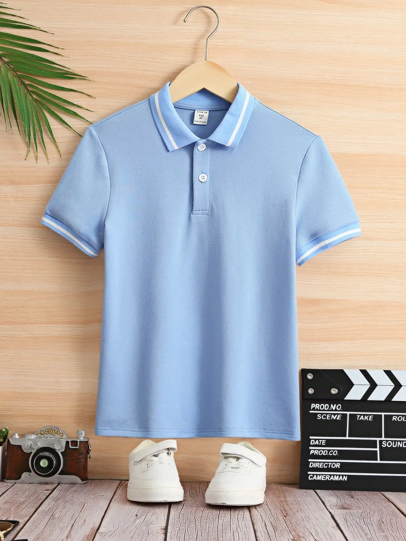 Vue alternative 1 - Polo à manches courtes en tricot de couleur unie avec col pour garçon 