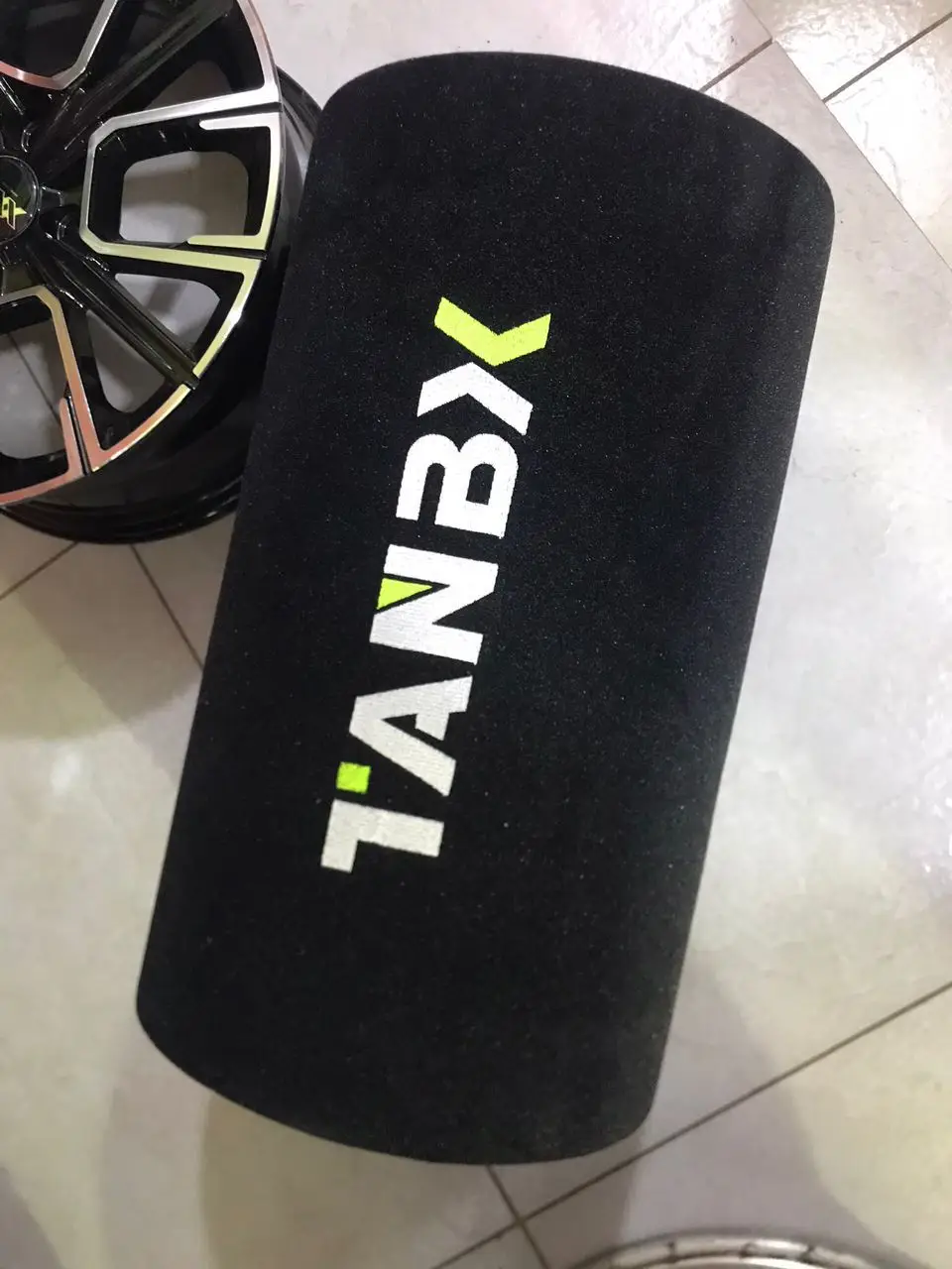 Vue alternative 1 - Bafle pour voiture 