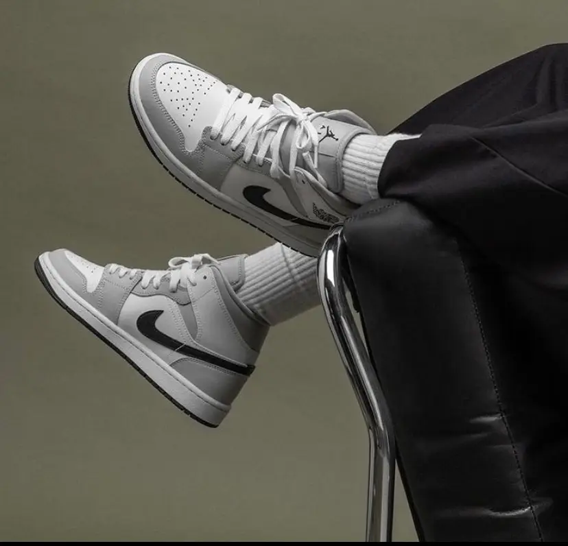 Vue alternative 1 - Air Jordan one Gris 