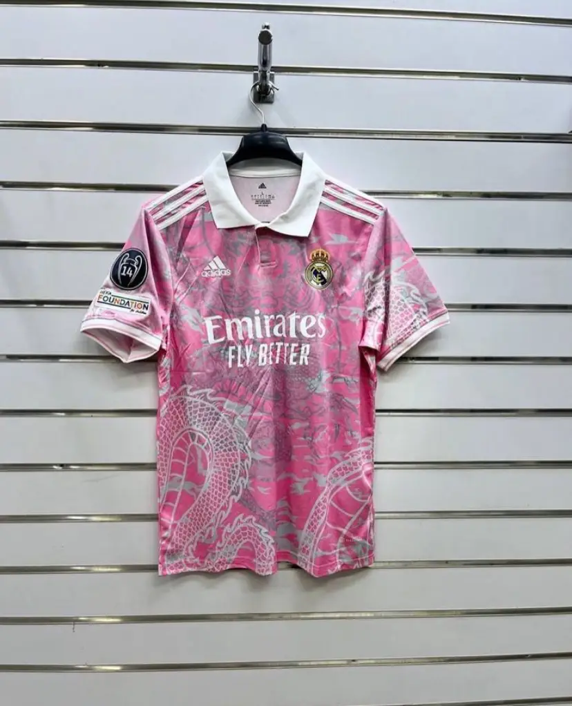 Vue alternative 1 - Maillot rose du réal original 