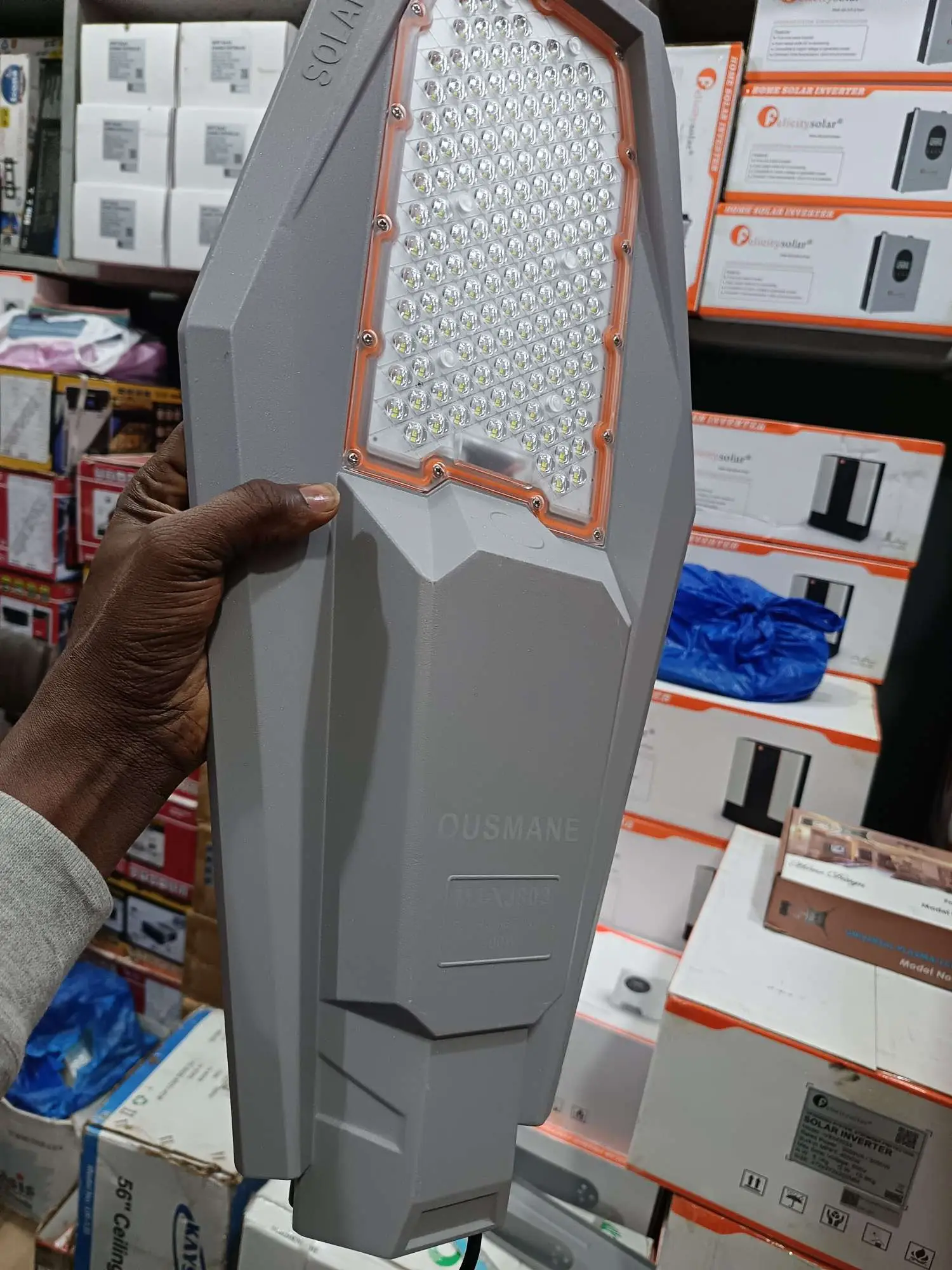 Vue alternative 2 - Lampadaire solaire 400w 