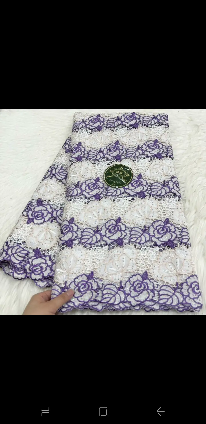 Vue alternative 17 - Broderie 