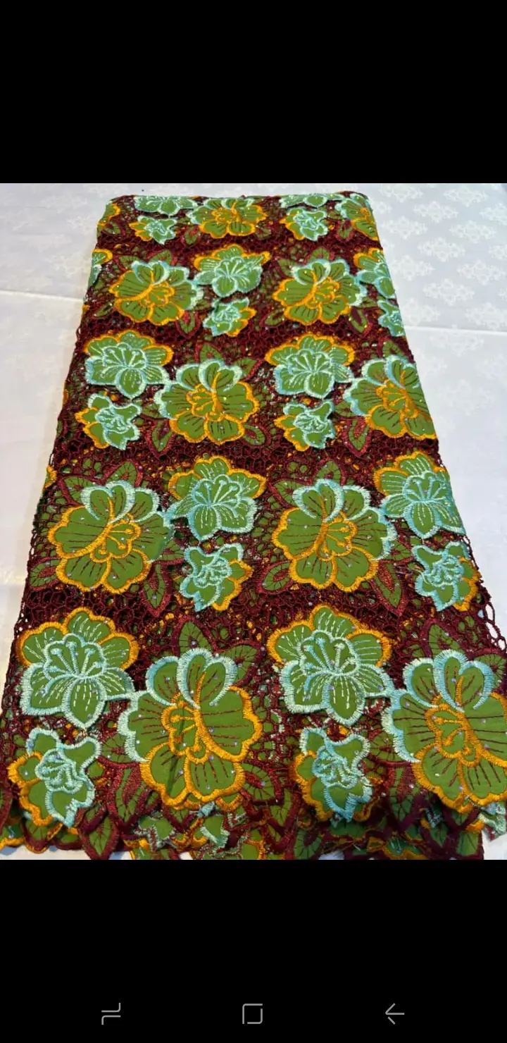 Vue alternative 17 - Broderie 