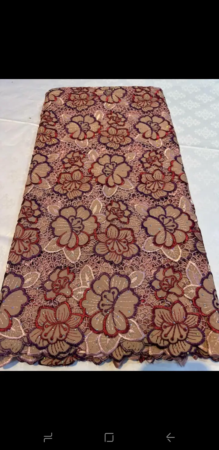 Vue alternative 23 - Broderie 