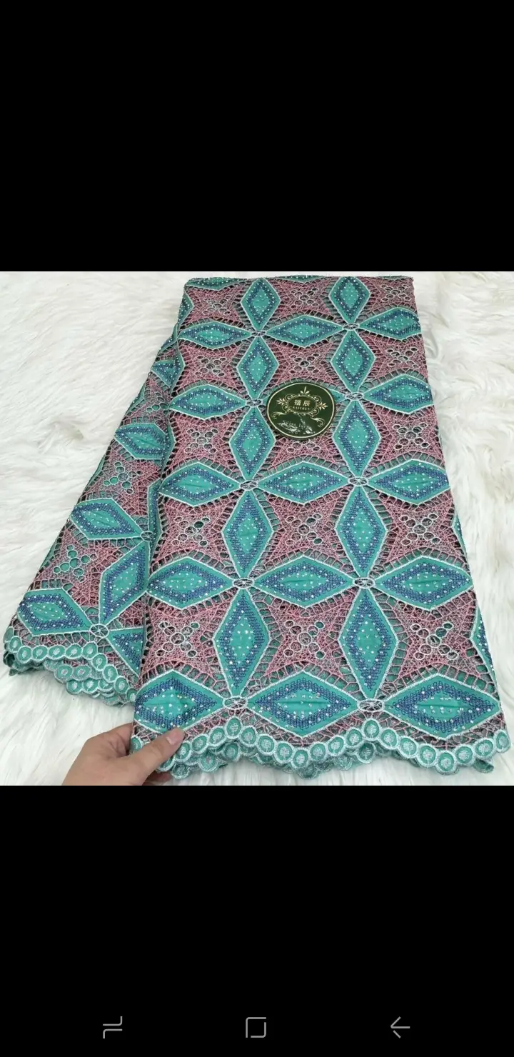 Vue alternative 39 - Broderie 