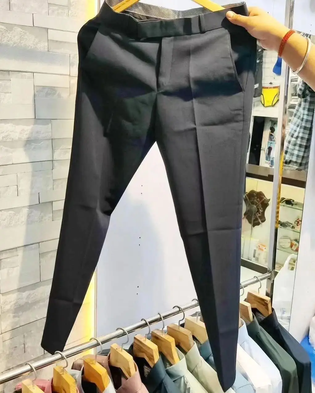 Vue alternative 8 - Pantalon 