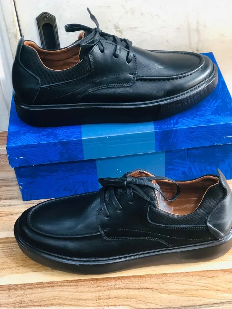 Vue alternative 9 - Adidas et mocassins 