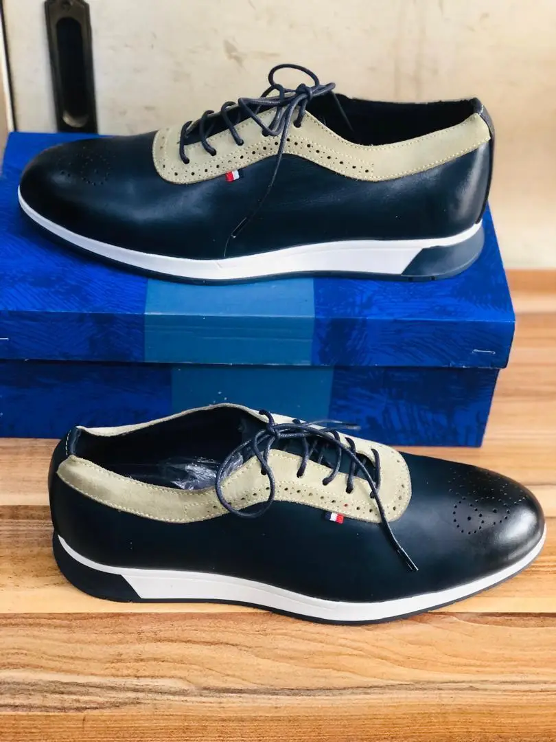 Vue alternative 14 - Adidas et mocassins 
