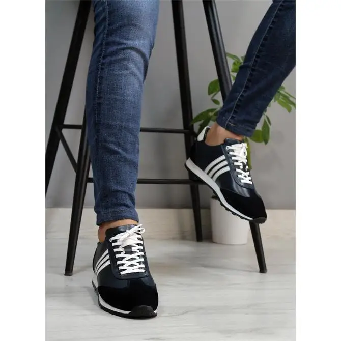 Vue alternative 18 - Adidas et mocassins 