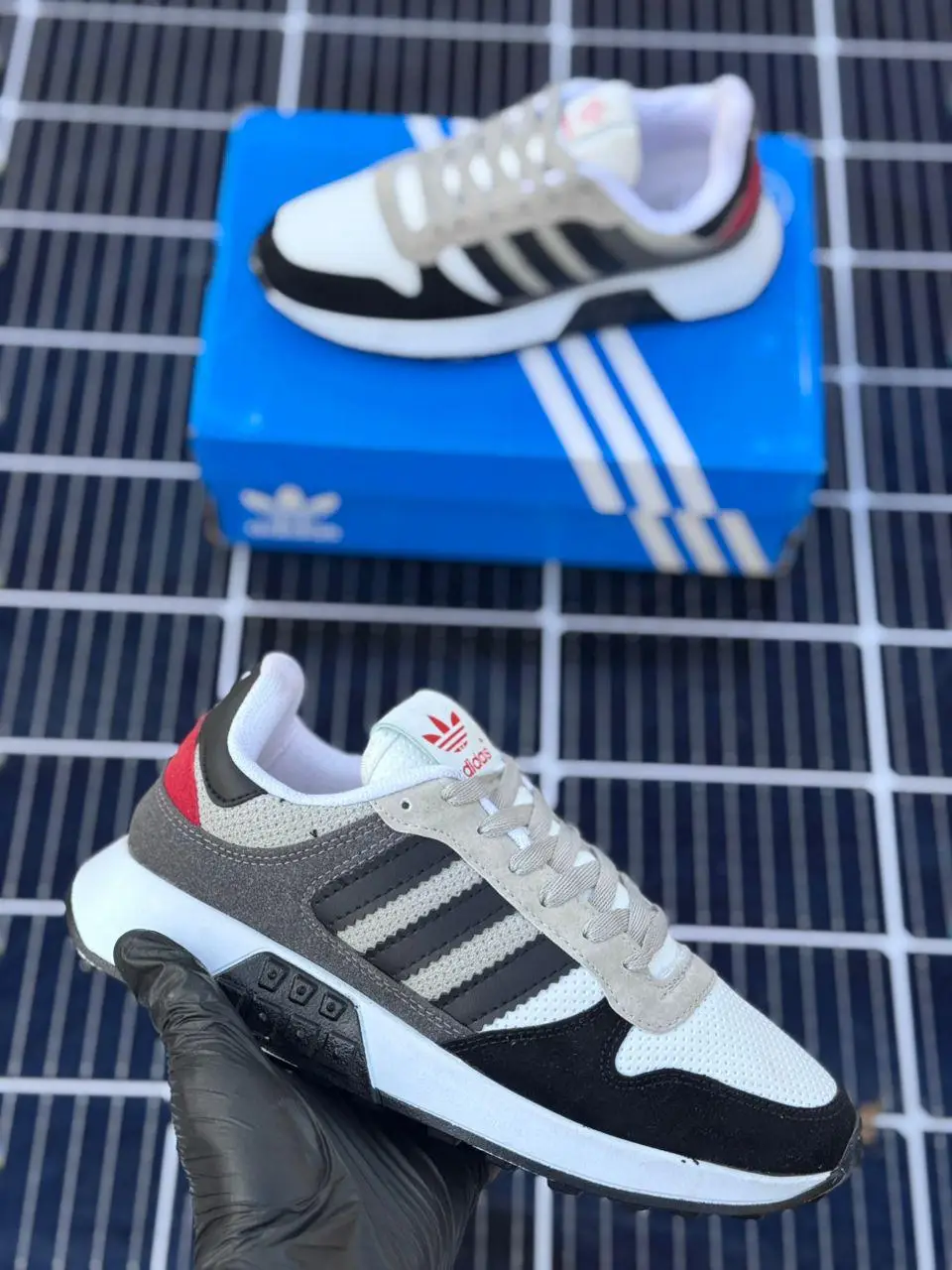 Vue alternative 8 - Adidas