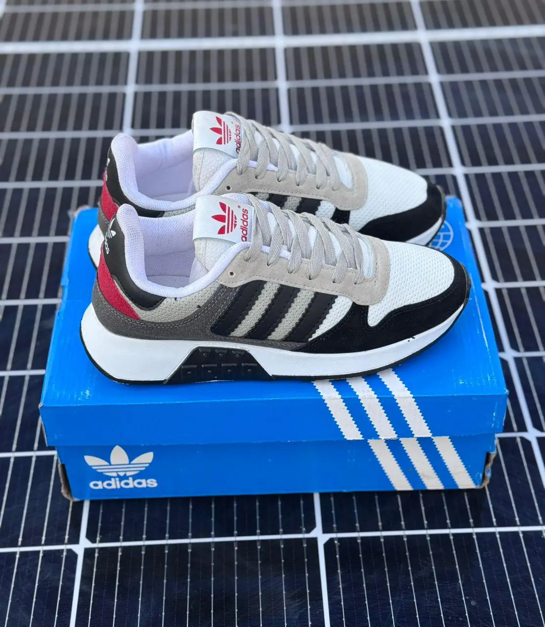 Vue alternative 9 - Adidas