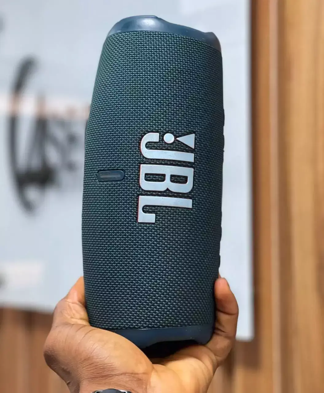 Vue alternative 1 - JBL Charge 5 Authentique