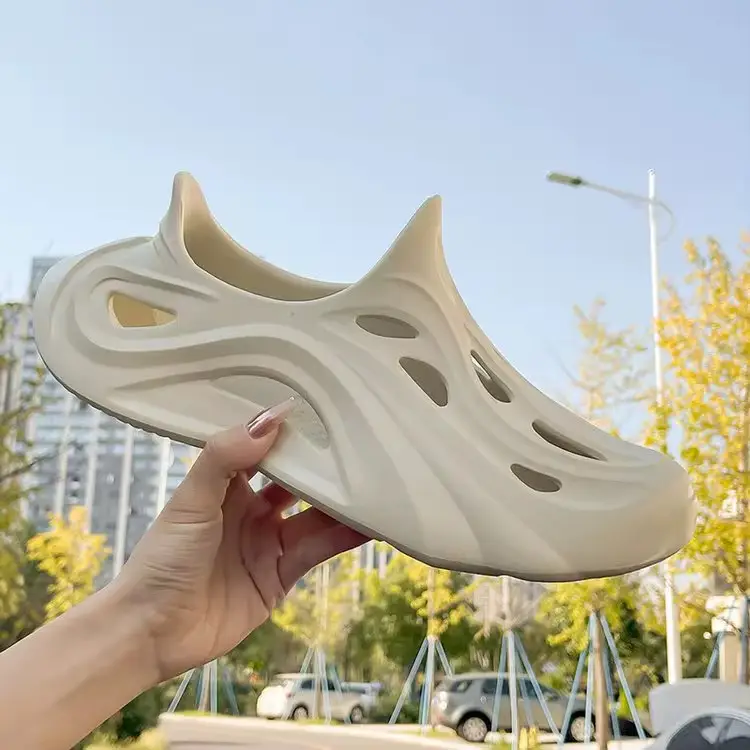 Vue alternative 1 - ? Chaussures Futuristes Ultra-Légères ?