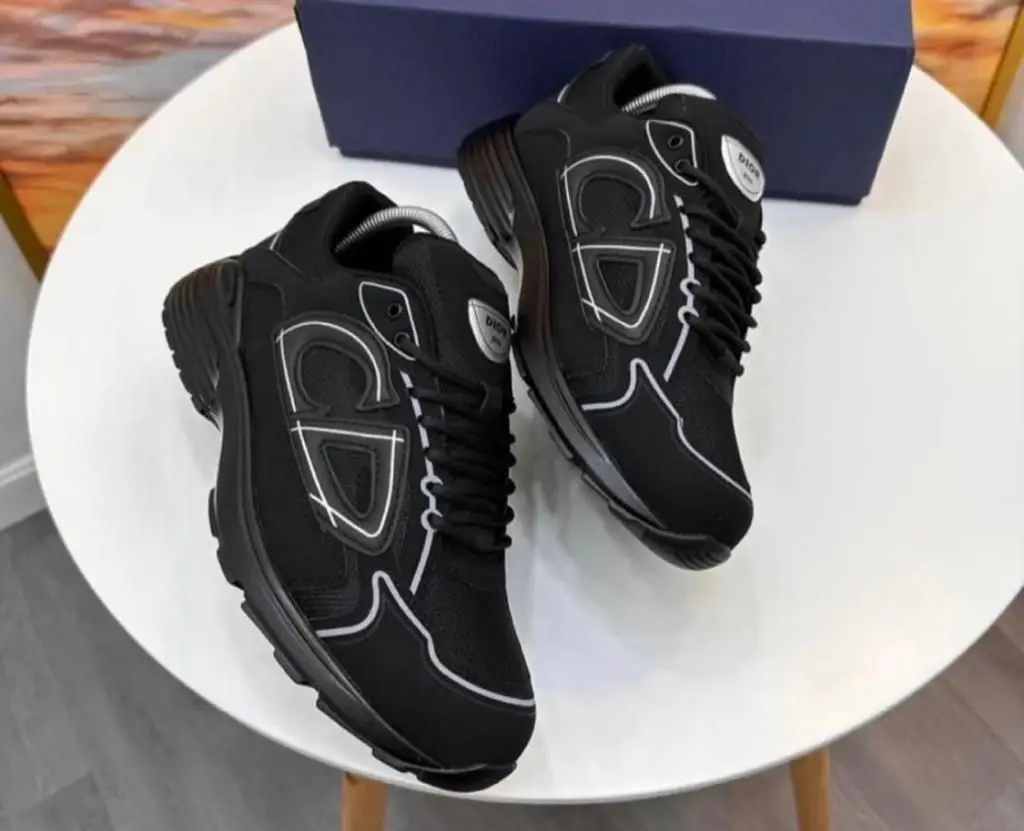 Vue alternative 1 - New BALANCE original et JORDAN??