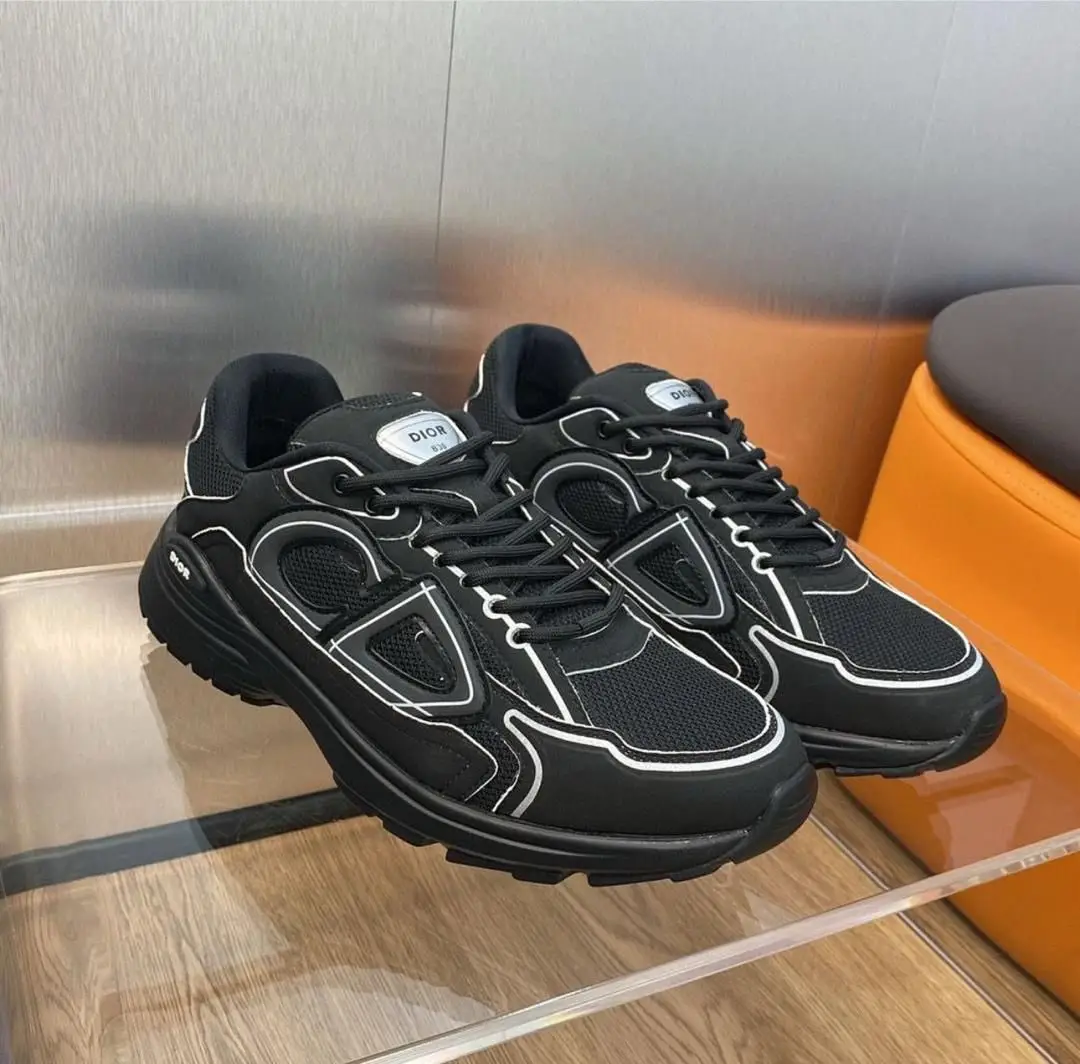 Vue alternative 14 - New BALANCE original et JORDAN??