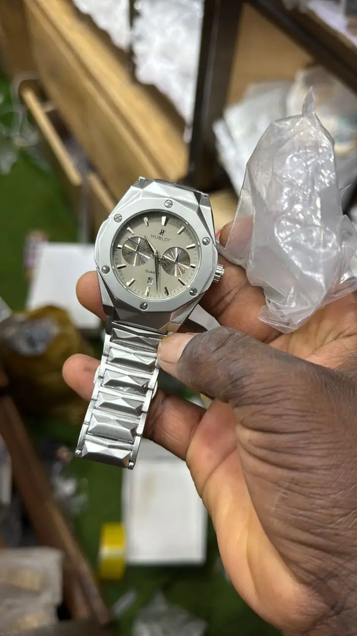 Vue alternative 5 - Montre