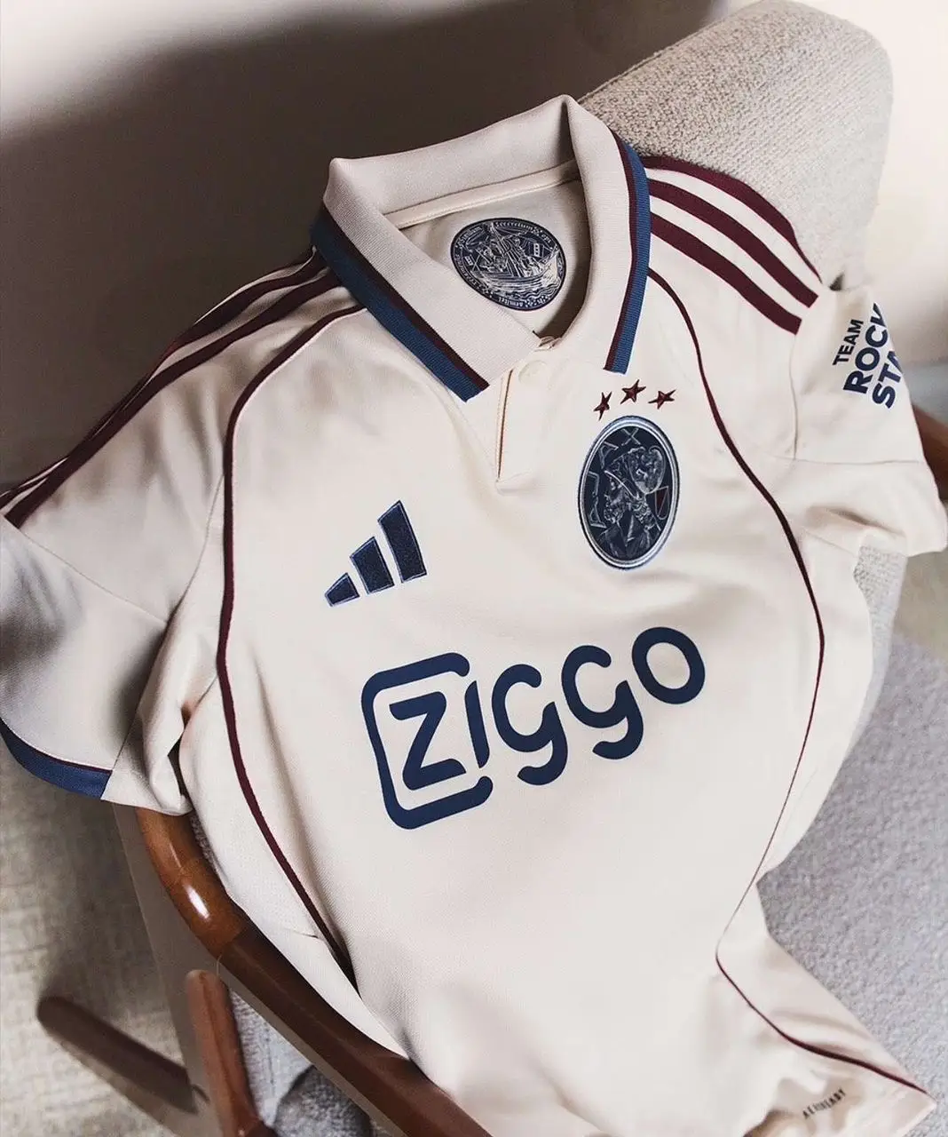 Vue alternative 1 - Maillot Ajax 25-26 version player