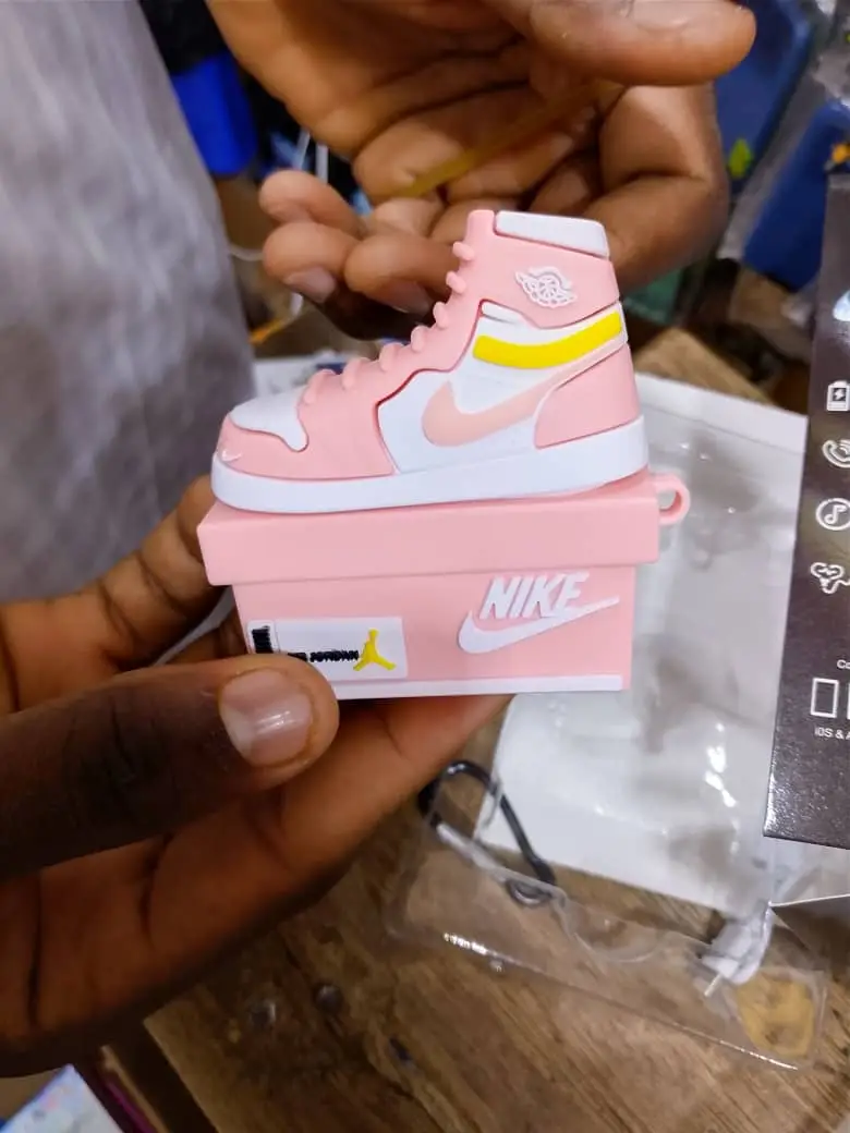 Vue alternative 3 - ? *AirPods Pro KT-01 - Édition Nike Sneaker Box*