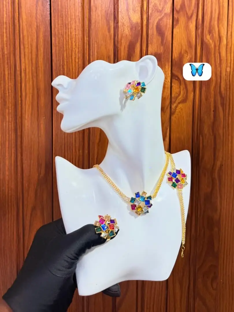 Vue alternative 3 - Ensemble Collier + Boucles + Bague + Bracelet*