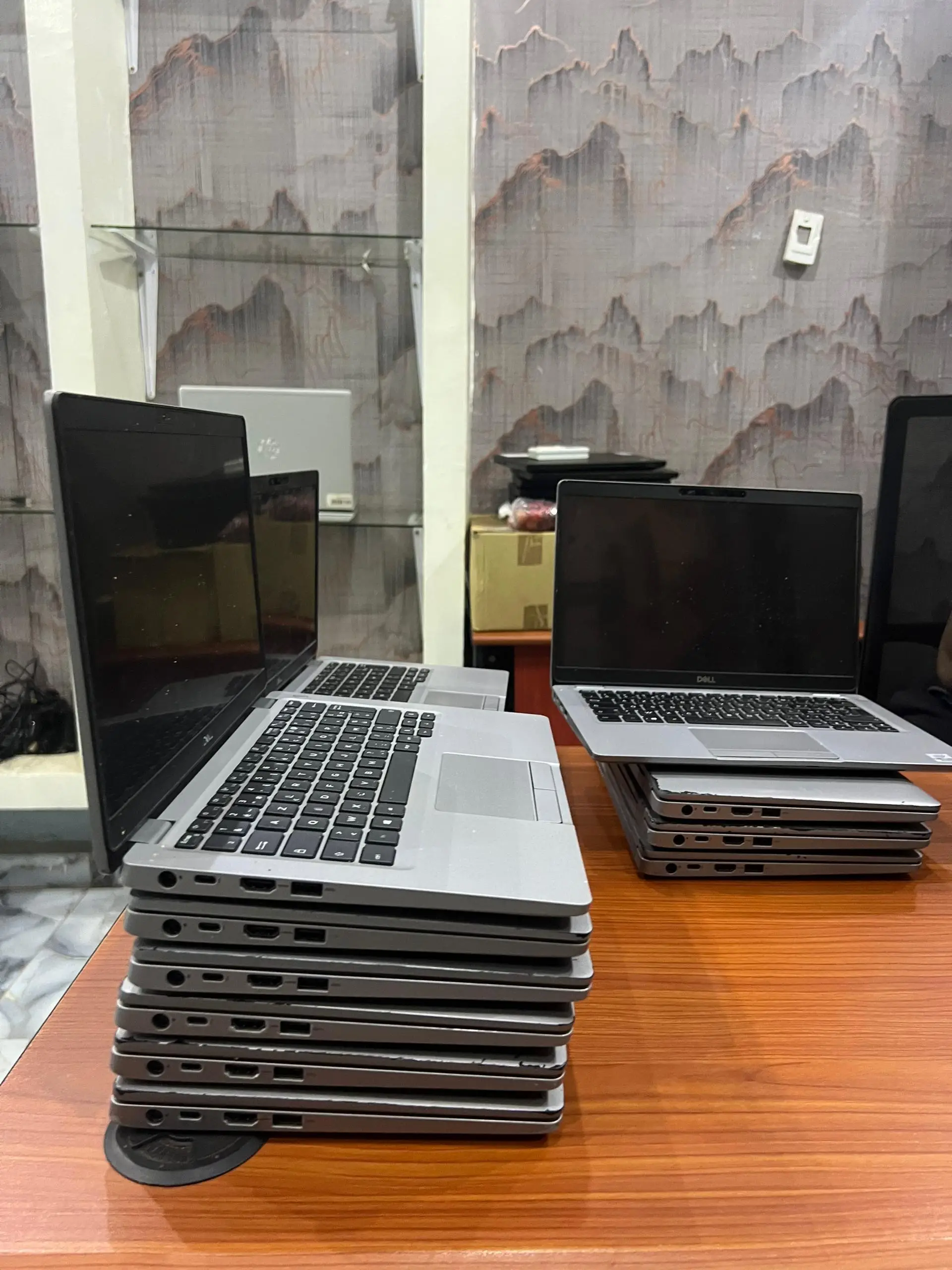 Vue alternative 1 - ? Dell Latitude 5310