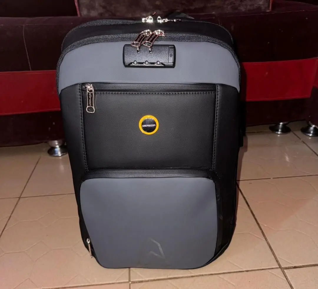 Vue alternative 1 - Sacs d’écolier, de business et de voyage* ? ???