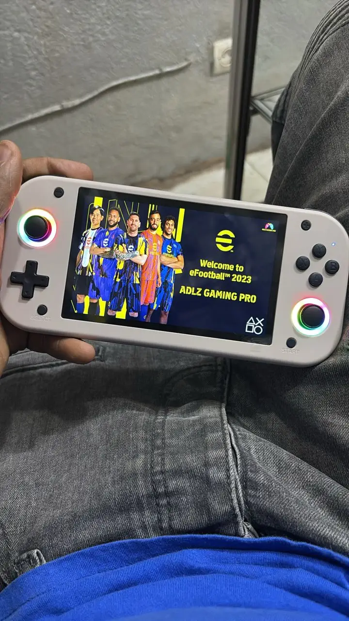 Vue alternative 1 - ? Console de Jeu Portable 3D – RGB Light Edition