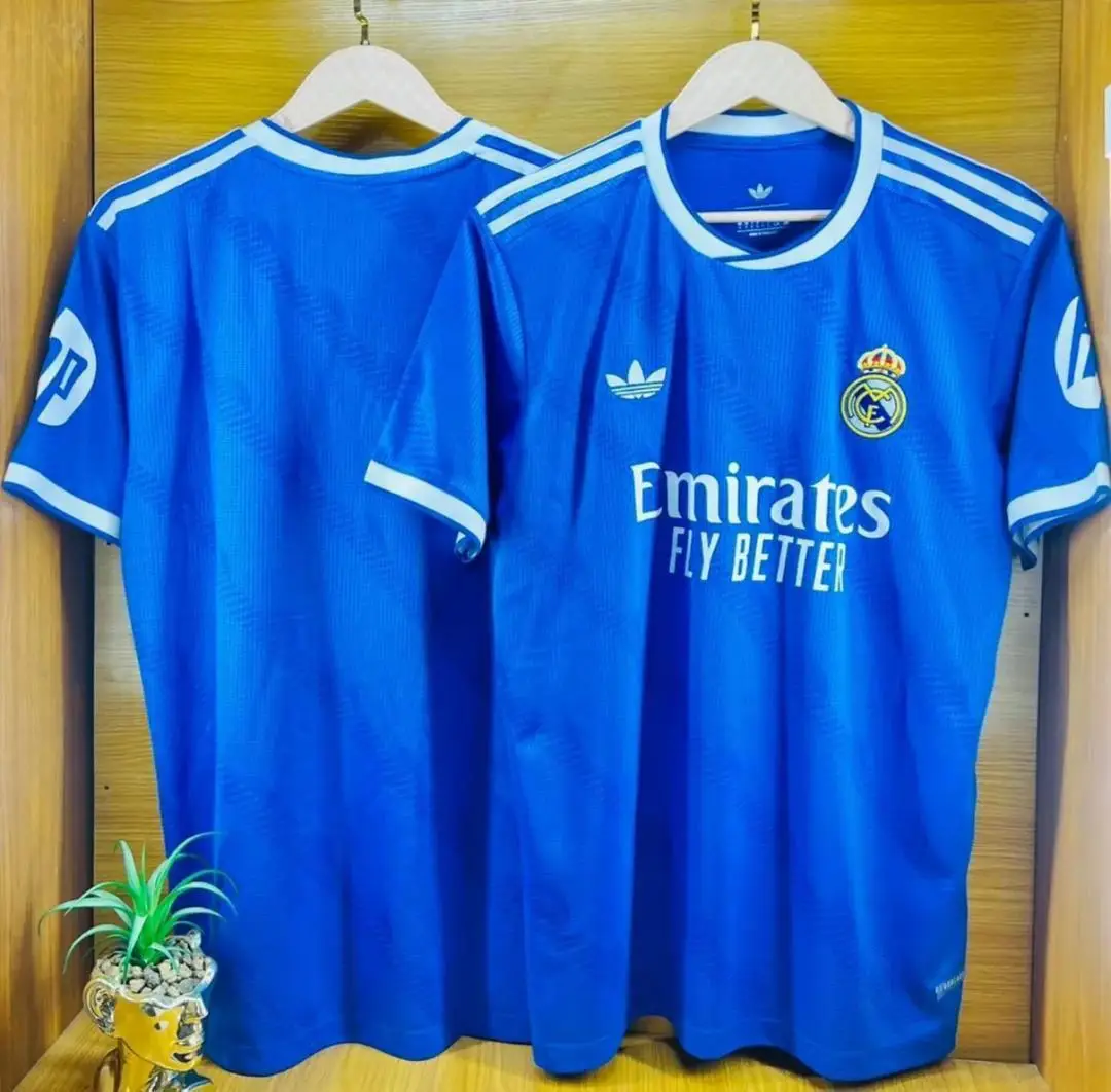 Vue alternative 1 - Maillot Real Madrid