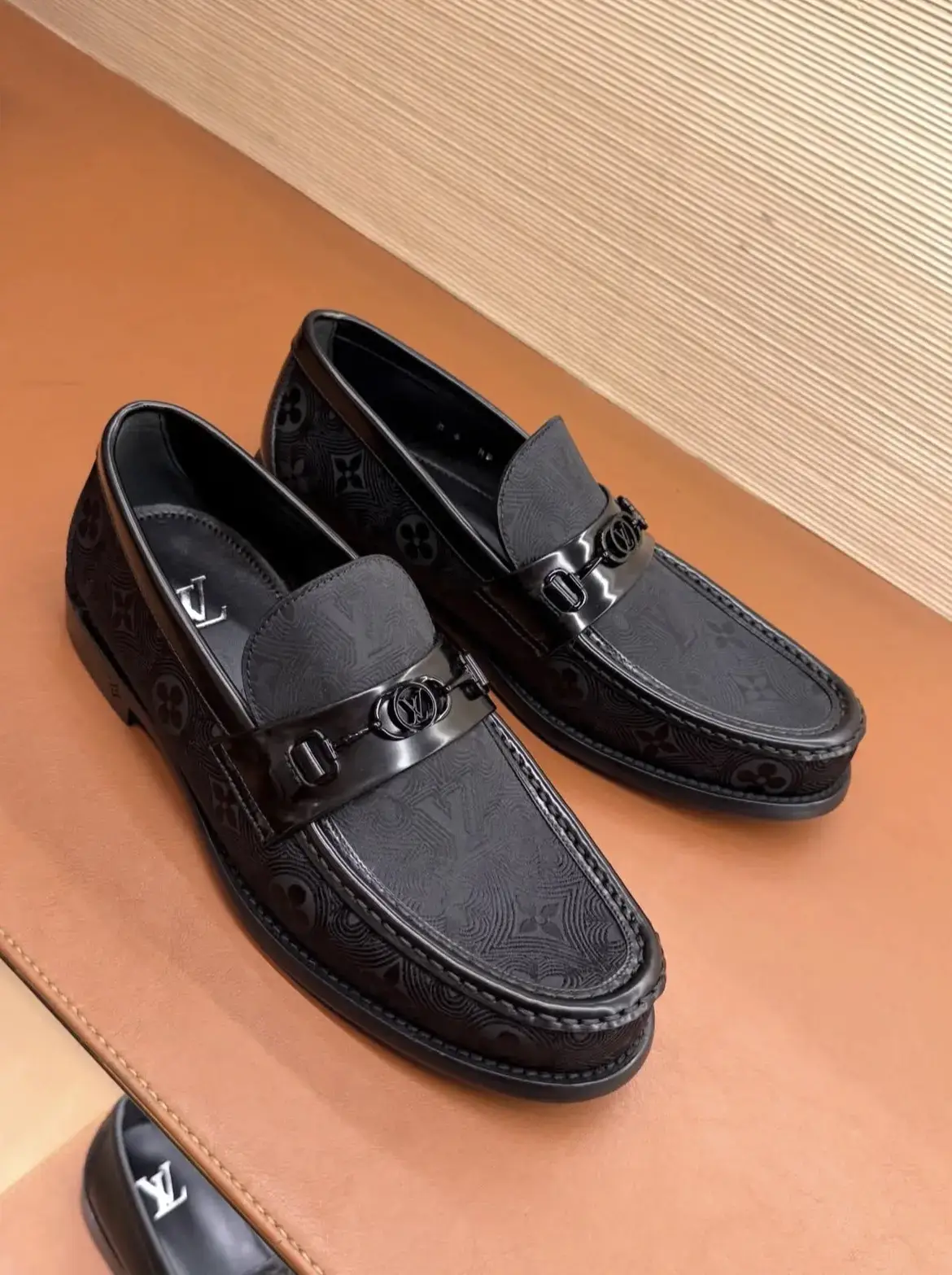 Vue alternative 1 - Moccasin 