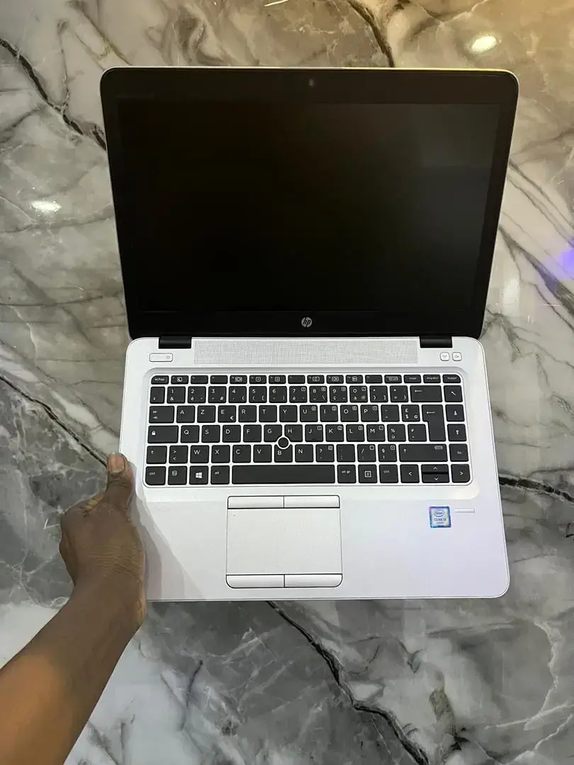 Vue alternative 1 - HP ELITEBOOK 840