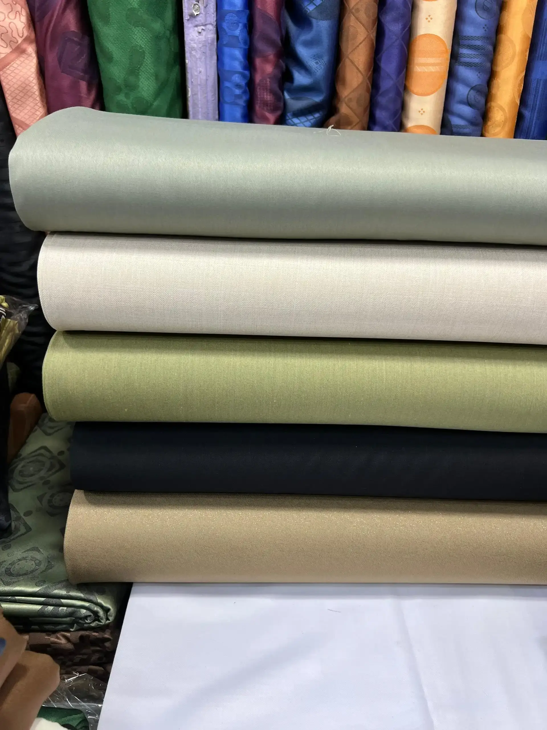 Vue alternative 1 - Tissu Premium – Élégance Rare & Distinction Absolue