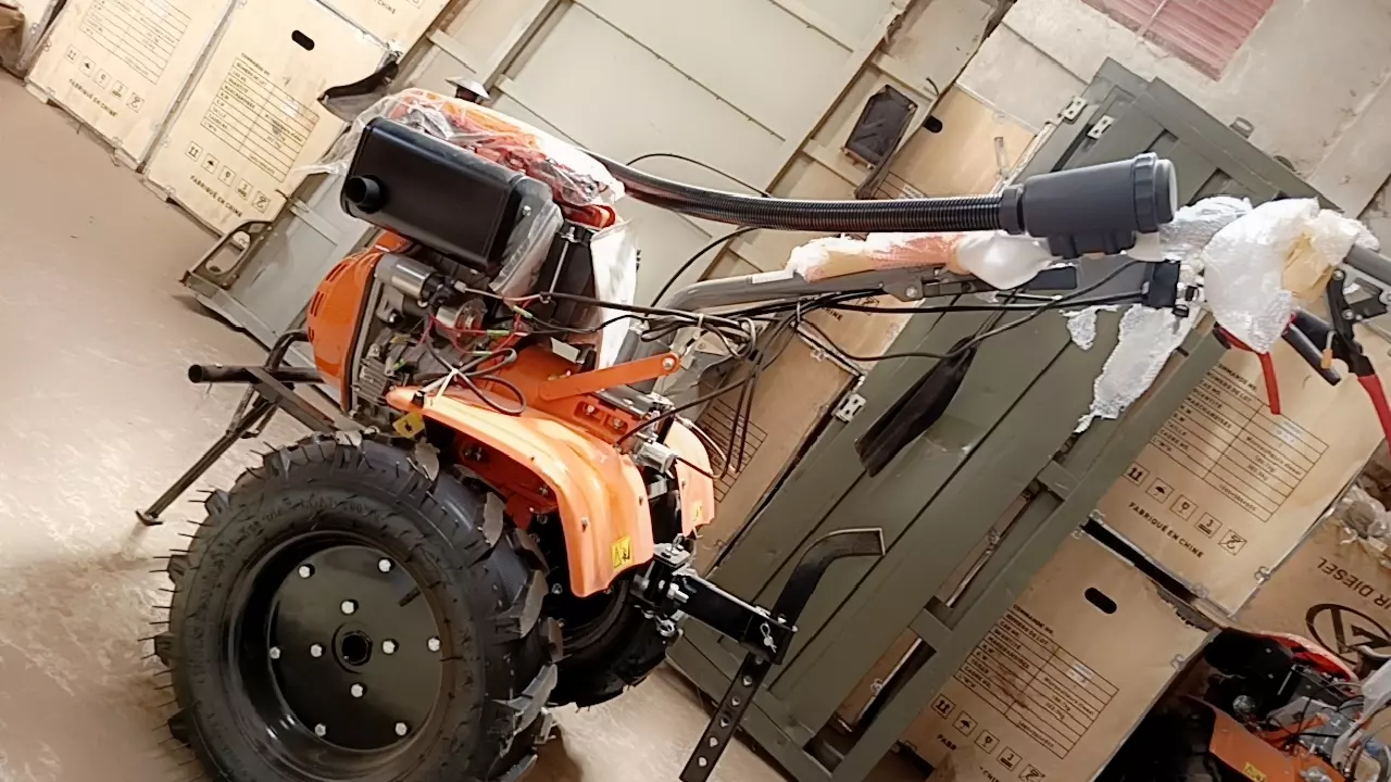 Mini-motoculteur 15HP  - Vue détaillée 2