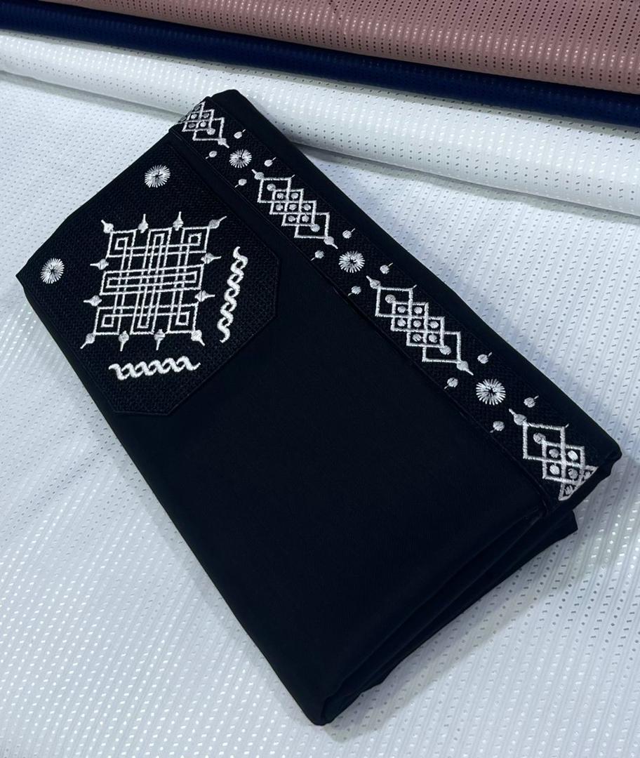 Tissu brodé - 3metres - Vue détaillée 1