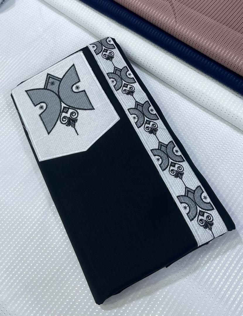 Tissu brodé - 3metres - Vue détaillée 2